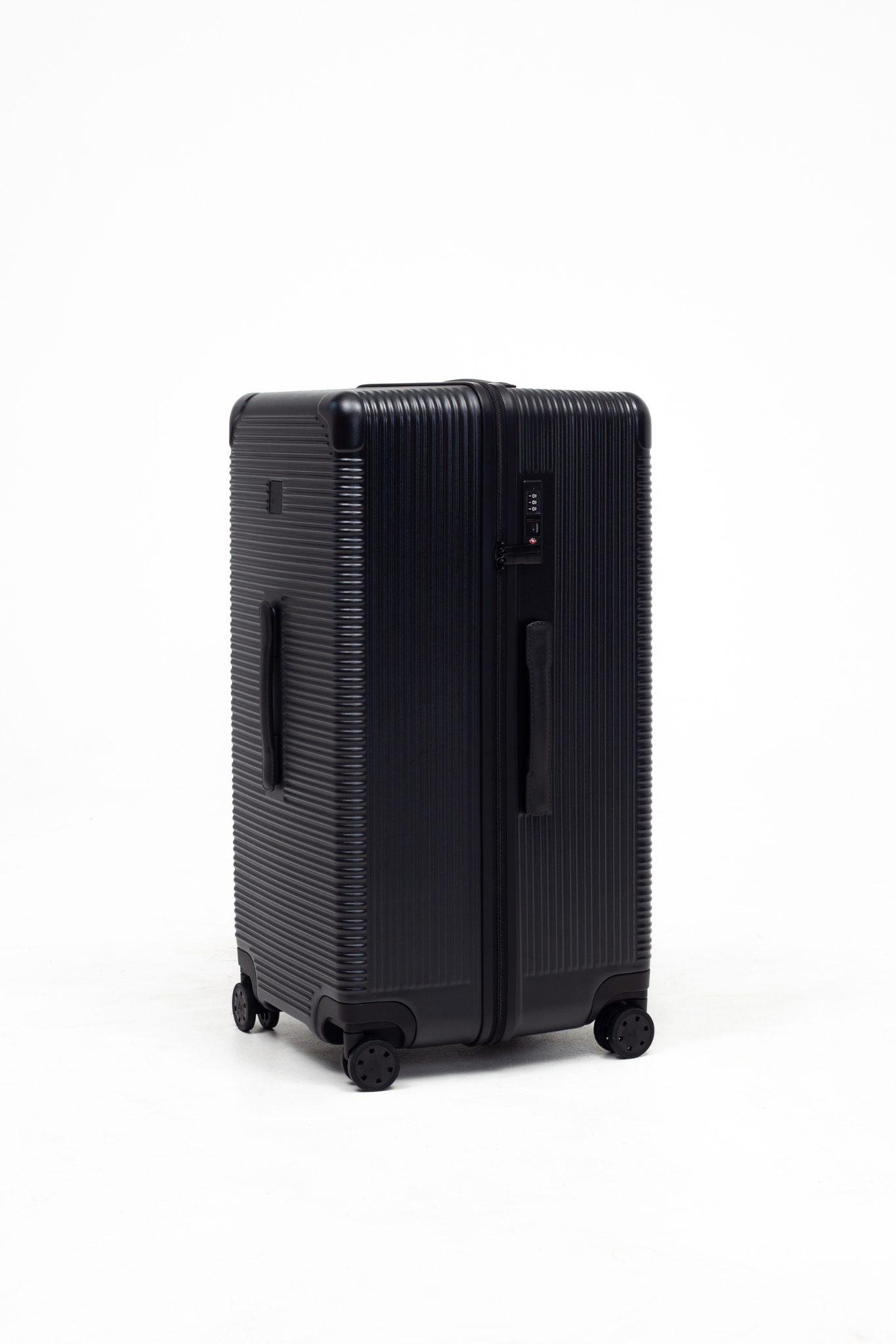 CORE Series Trunk Case – Lightweight Luxury Checked Luggage | AIDAN