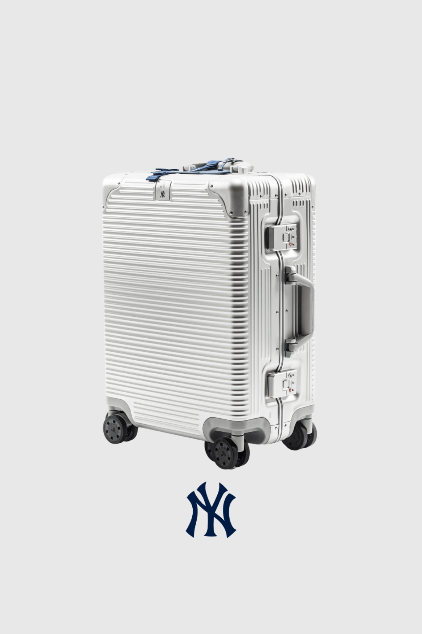 NEW YORK YANKEES X AIDAN - The World's Most Advanced Luggage