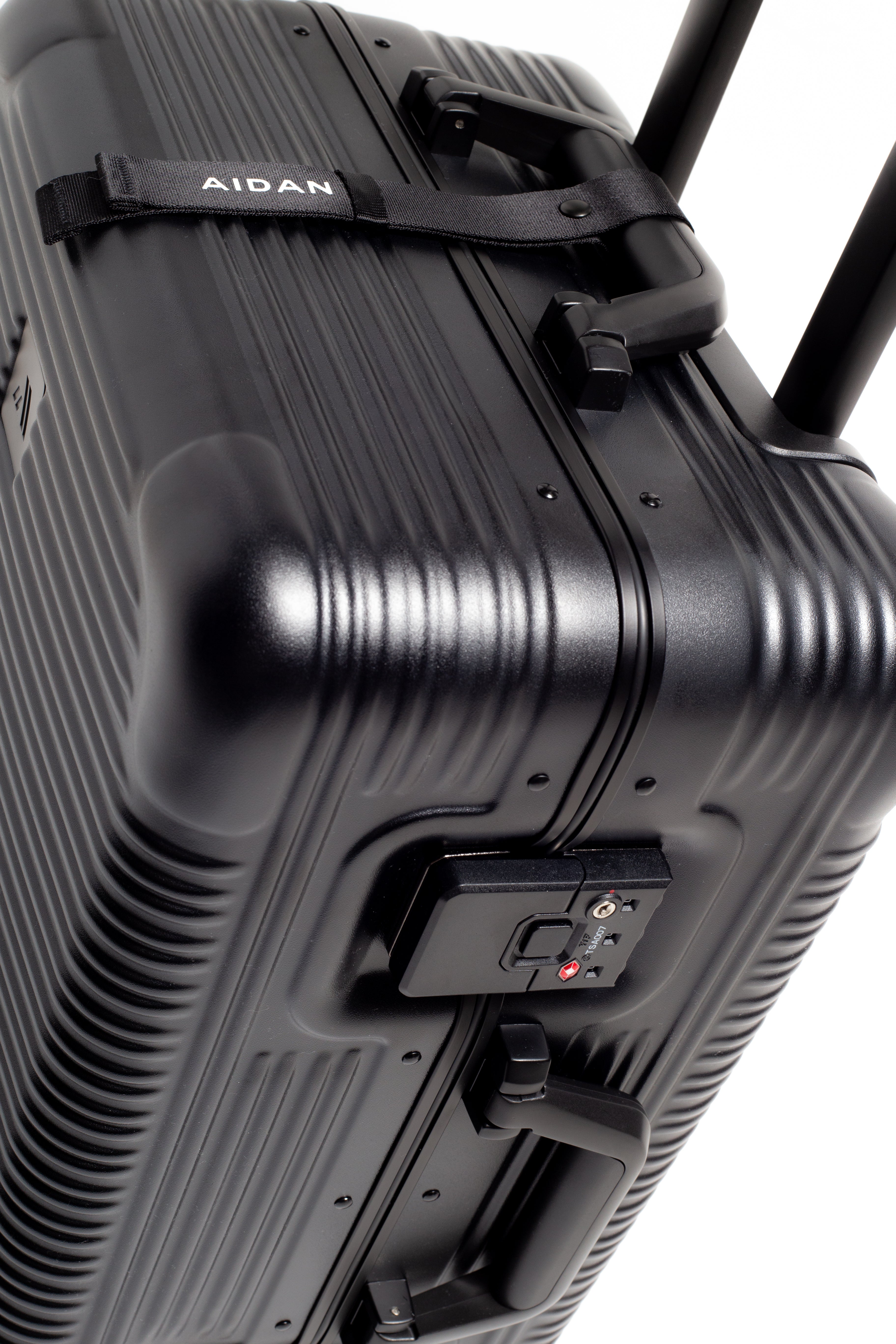 The Signature Series S 'Advanced' Black Luggage – AIDAN